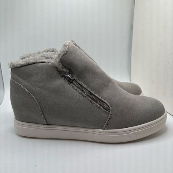CUSHIONAIRE Women's Cozy Hidden Wedge Sneaker 11 GRAY - Picture 1 of 7